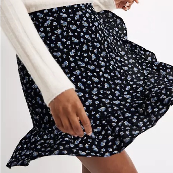 Madewell Ruffle-Wrap Mini Skirt in Baby’s Breath (00) - Picture 2 of 7